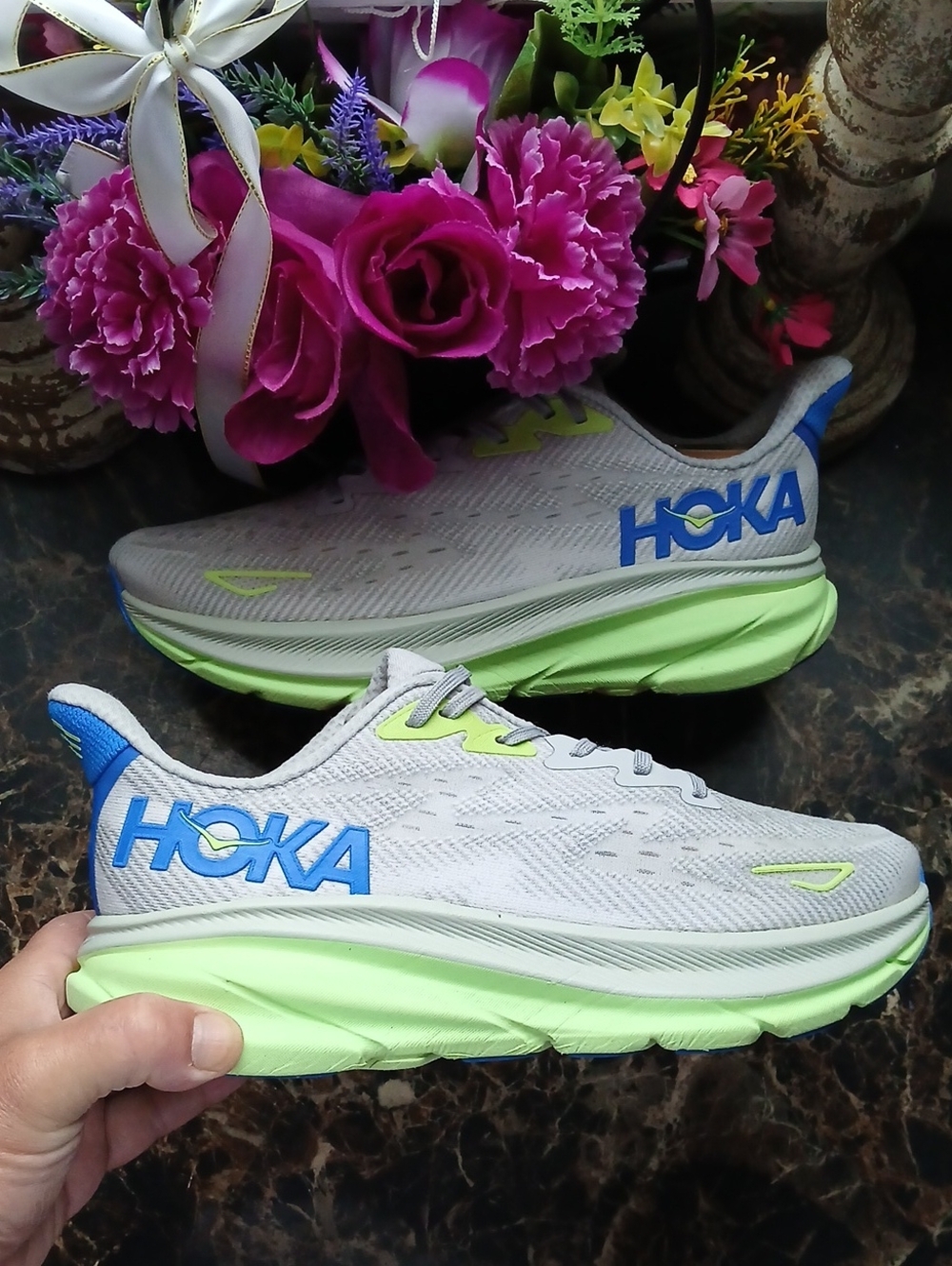 Hoka One Clifton 9 Comfort/Athletic Medical Field Shoes Size 9 Men/10.5 Women